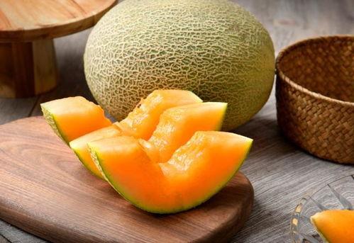 西北大爷吃哈密瓜视频,甜蜜滋味，尽享田园生活