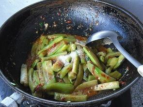 蛇瓜能炒辣椒吃吗视频,独特风味，健康美味新尝试