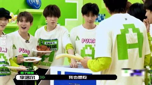 乒乓队队员吃瓜视频,展现运动场外的轻松时刻