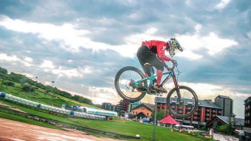 滑雪吃瓜视频,捕捉冬季运动中的欢乐瞬间